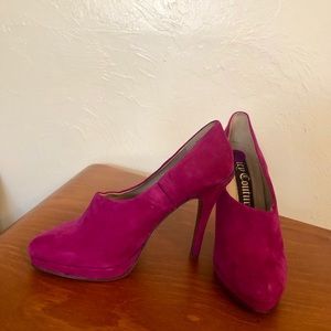 NWOT Magenta suede Juicy Couture heels size 8.5